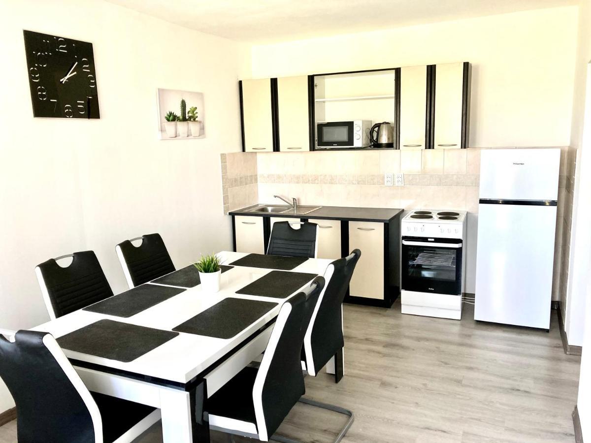 City Apartment Štúrovo Εξωτερικό φωτογραφία